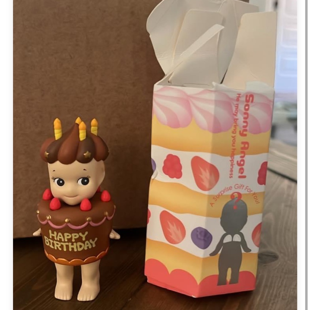 Sonny Angel Cake